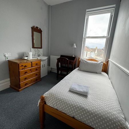 The Elms Guest House Bristol Filton エクステリア 写真