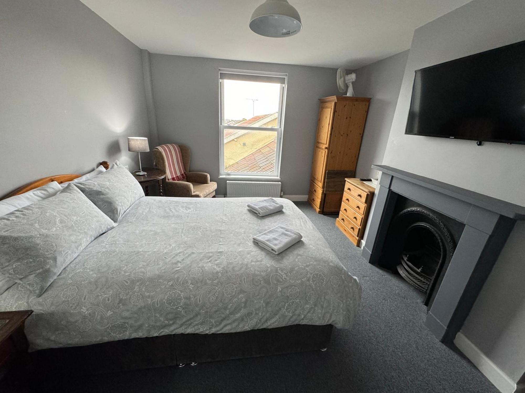 The Elms Guest House Bristol Filton エクステリア 写真