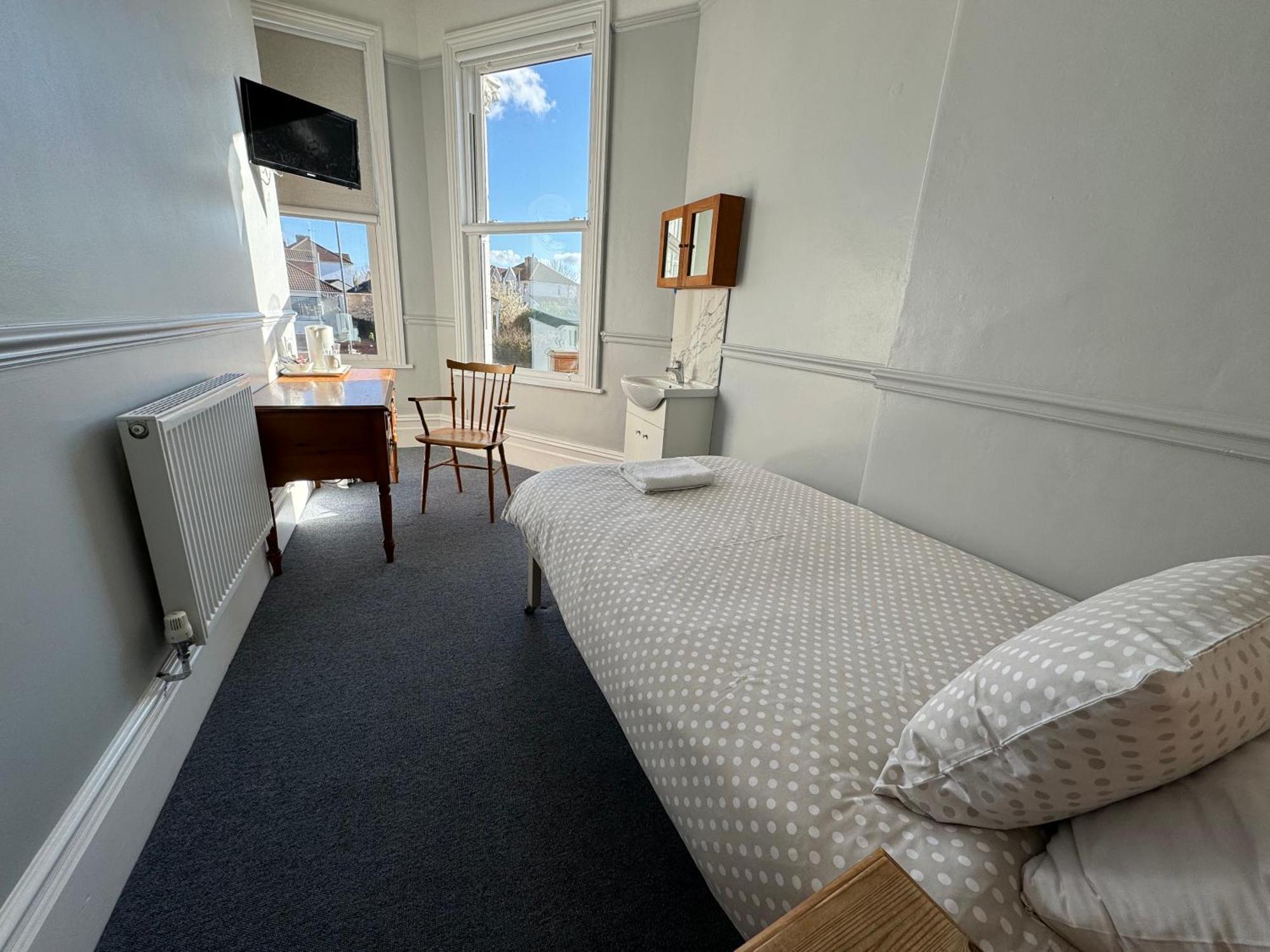 The Elms Guest House Bristol Filton エクステリア 写真